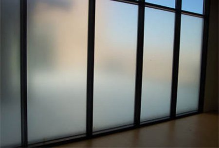 شیشه مات - شیشه مات چگونه ساخته میشود؟ - پنجره دو جداره آوان صنعت
